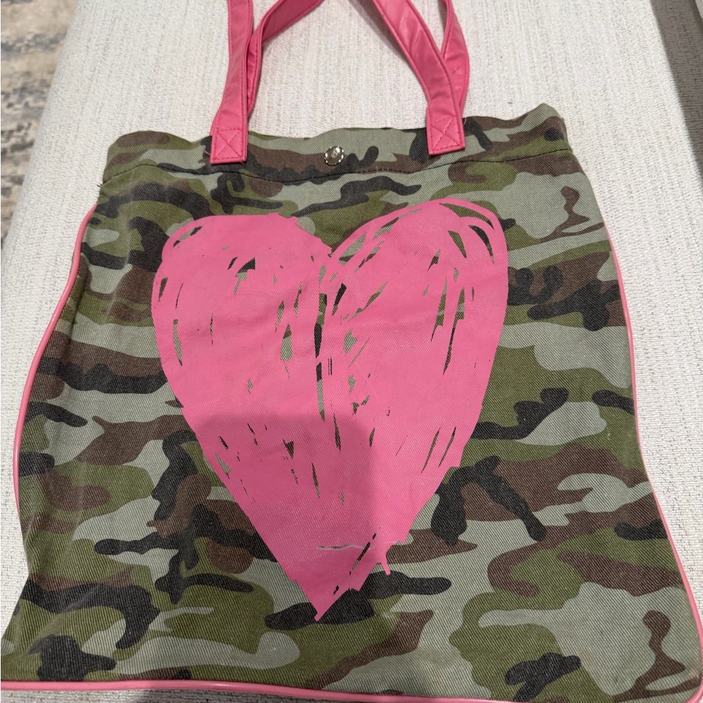 Fashion Express Pink Heart Camouflage Tote Bag